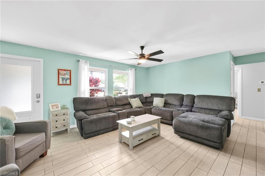 226 Pinehurst Cir, Naples, FL 34113-7