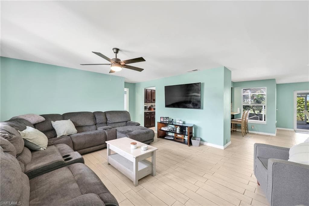226 Pinehurst Cir, Naples, FL 34113-8