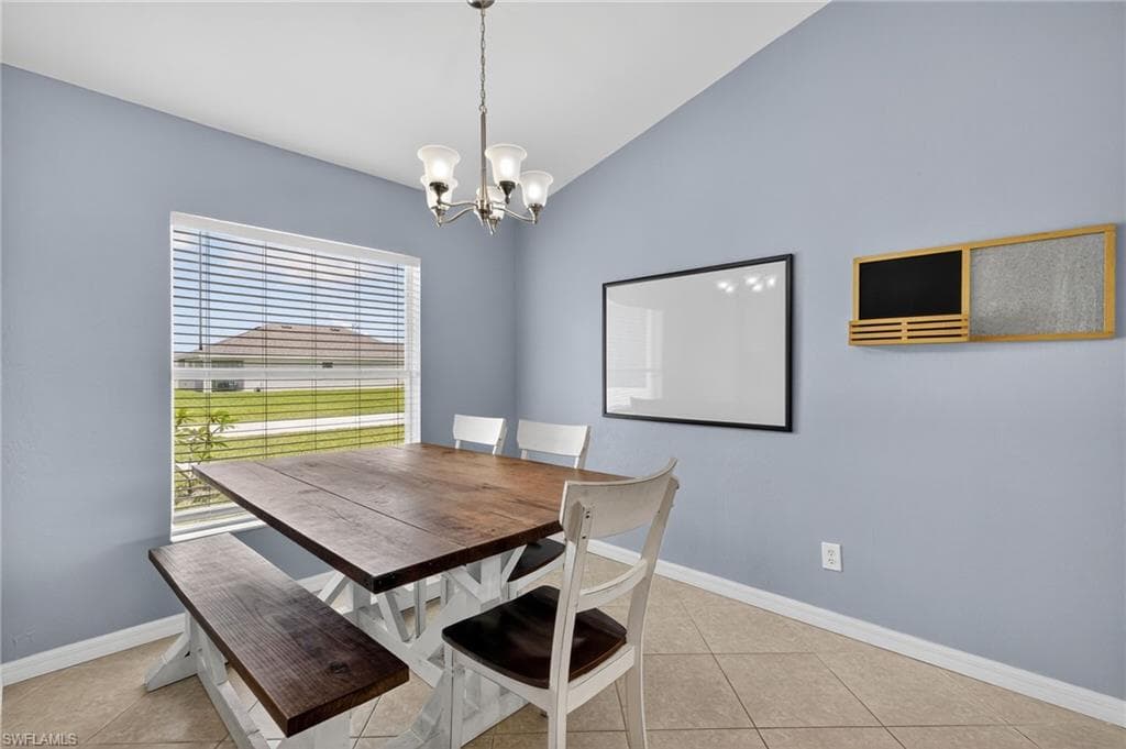 2525 4th Pl, Cape Coral, FL 33909-10