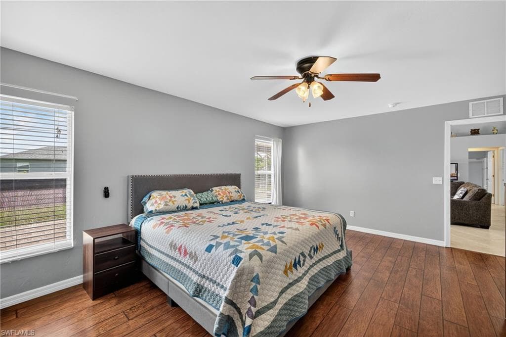 2525 4th Pl, Cape Coral, FL 33909-12