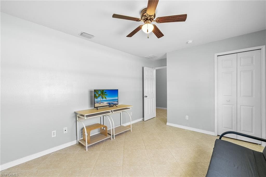 2525 4th Pl, Cape Coral, FL 33909-15