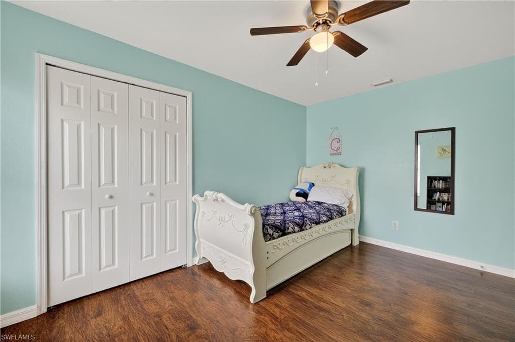 2525 4th Pl, Cape Coral, FL 33909-18