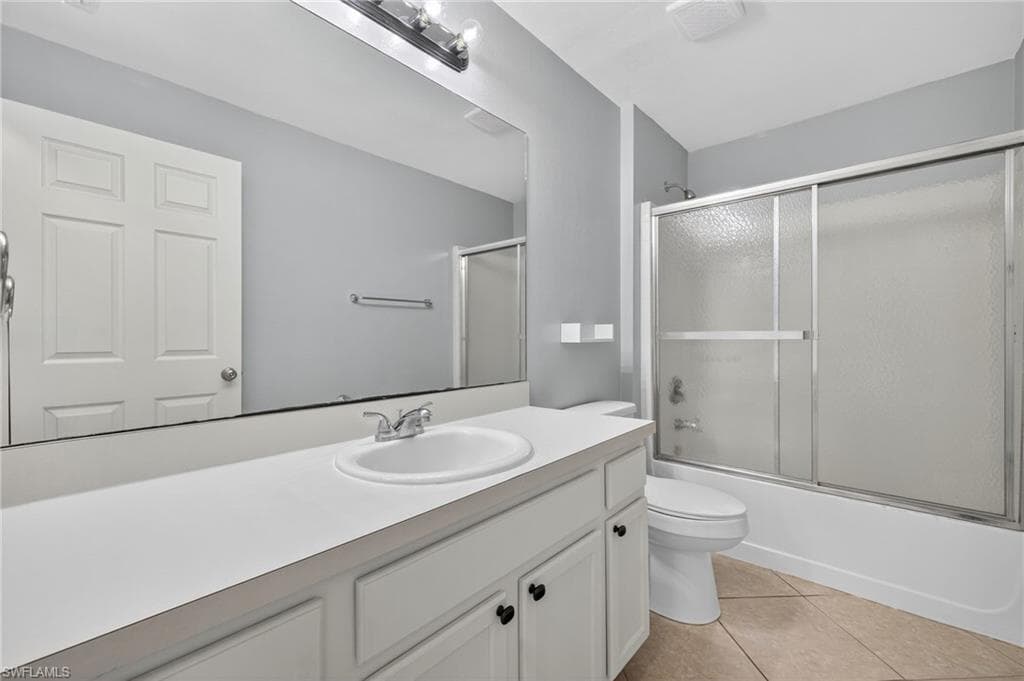 2525 4th Pl, Cape Coral, FL 33909-19
