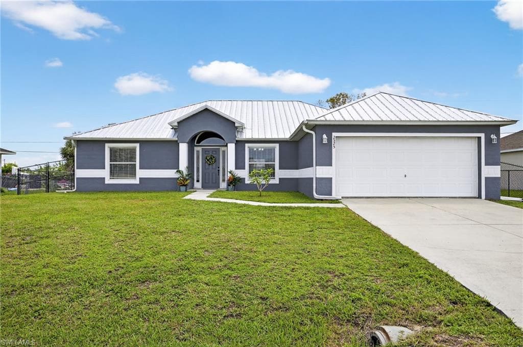 2525 4th Pl, Cape Coral, FL 33909-2