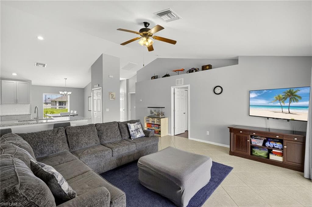 2525 4th Pl, Cape Coral, FL 33909-7