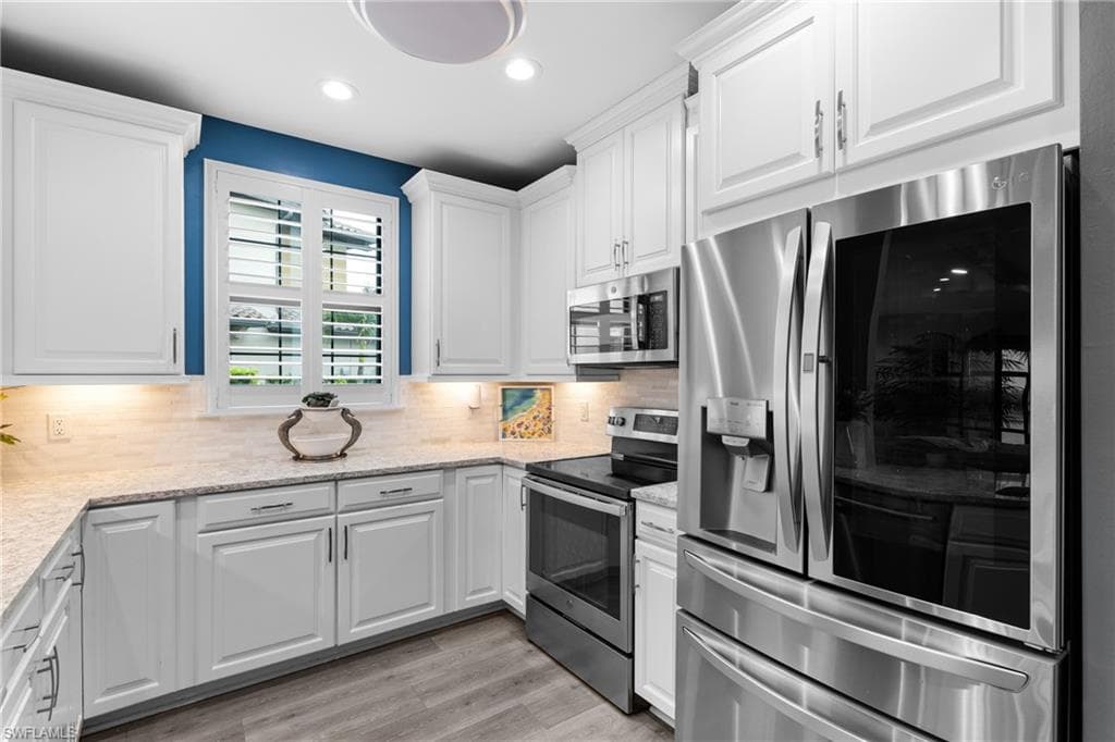 9642 Montelanico Loop 104, Naples, FL 34119-9