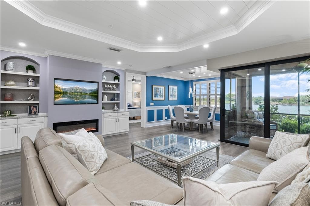 9642 Montelanico Loop 104, Naples, FL 34119-1