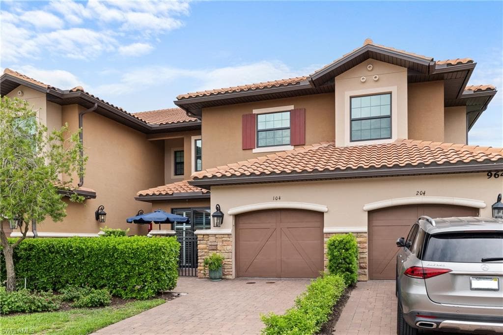 9642 Montelanico Loop 104, Naples, FL 34119-30