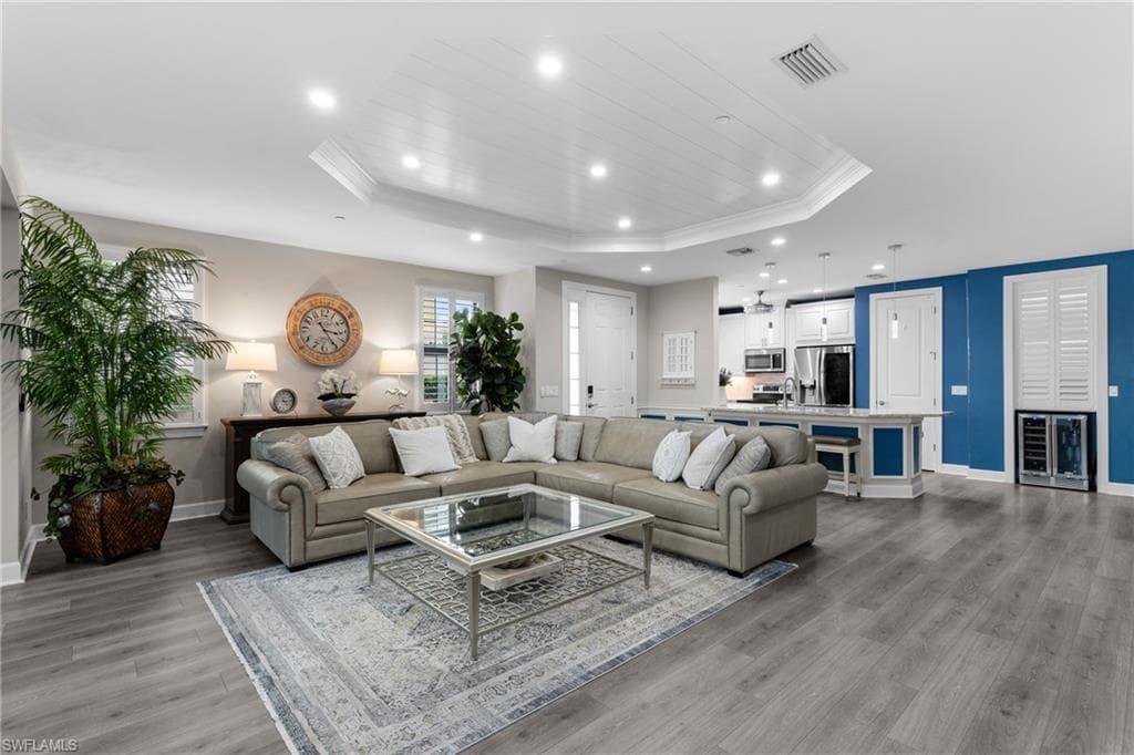 9642 Montelanico Loop 104, Naples, FL 34119-4