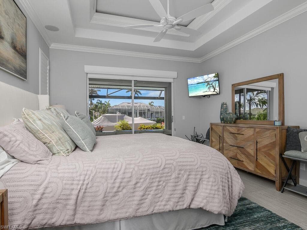 609 Crescent St, Marco Island, FL 34145-14