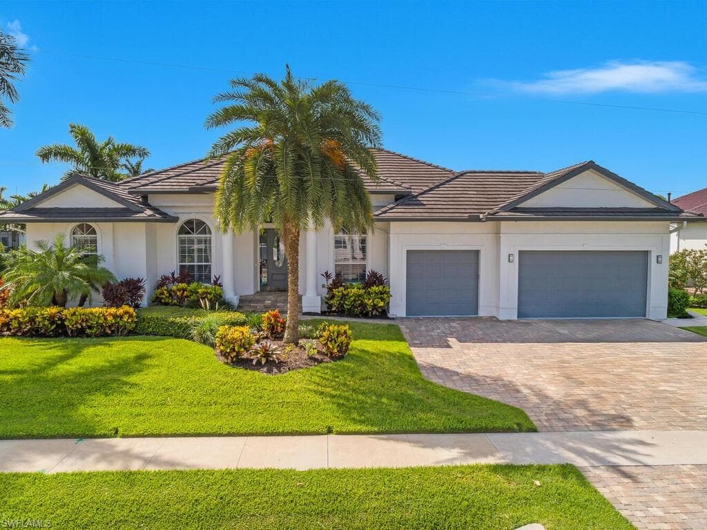 609 Crescent St, Marco Island, FL 34145-7