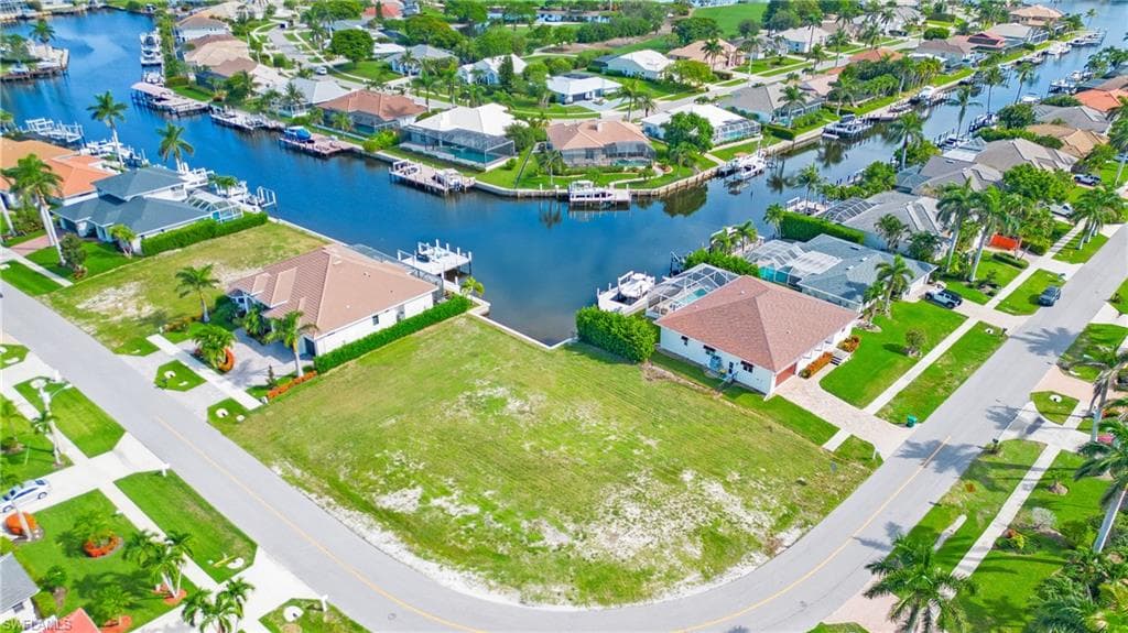 1540 Buccaneer Ct, Marco Island, FL 34145-14