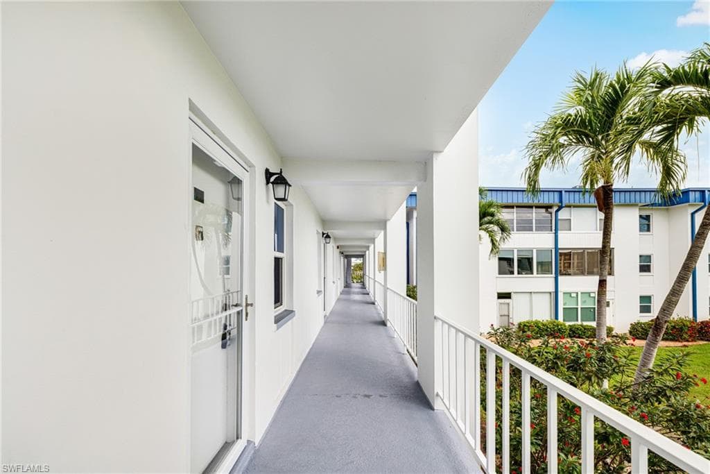 1724 Pine Valley Dr 213, Fort Myers, FL 33907-39