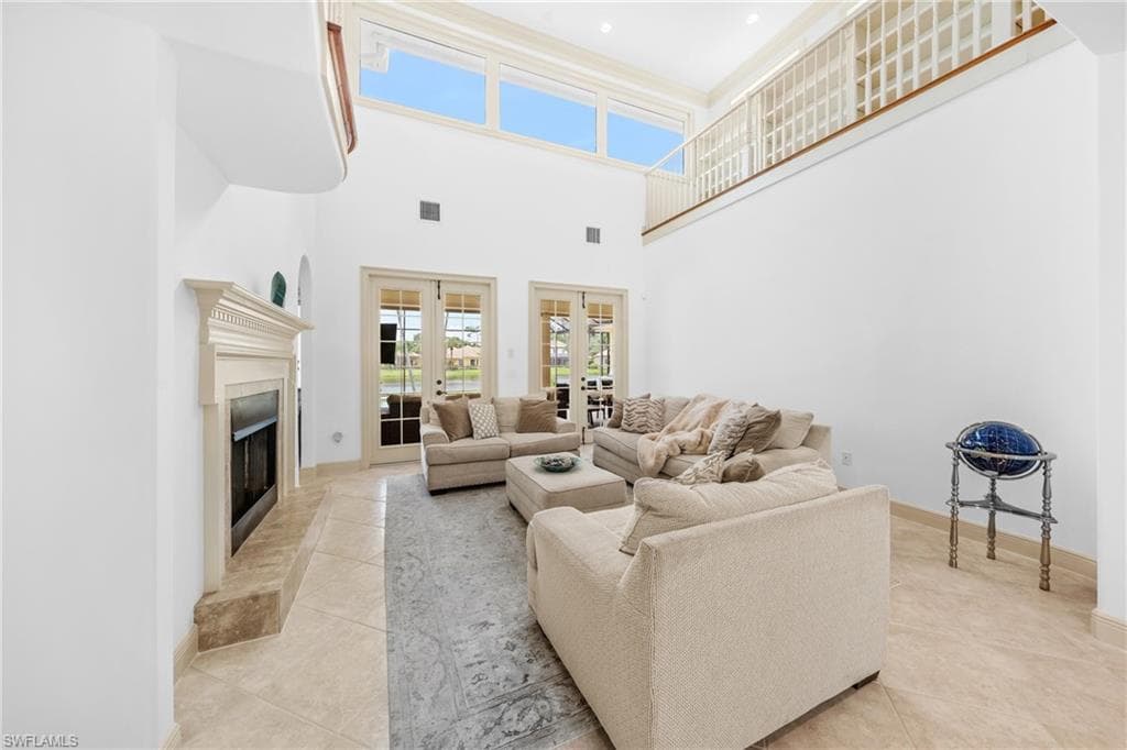 4009 Treadwater Ct, Naples, FL 34109-8