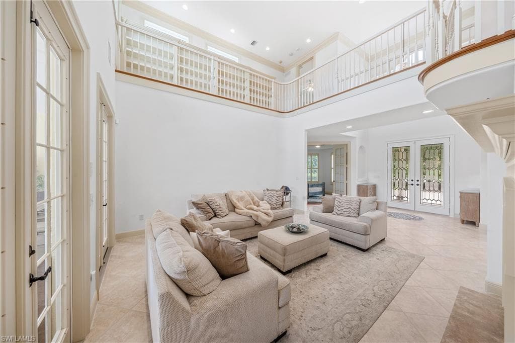 4009 Treadwater Ct, Naples, FL 34109-9