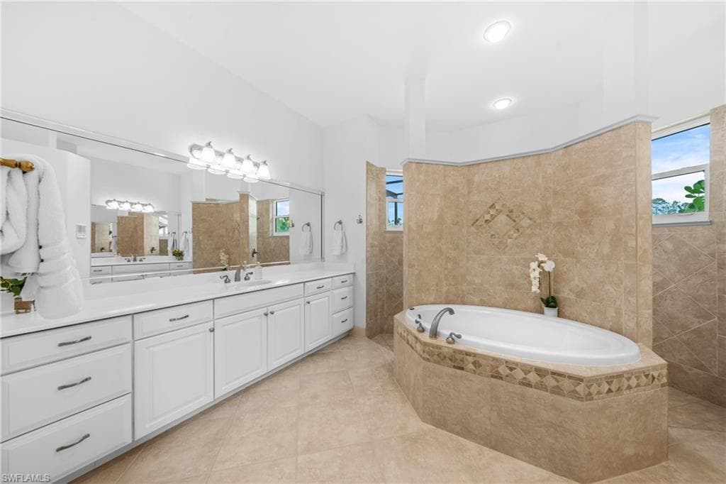 4009 Treadwater Ct, Naples, FL 34109-26