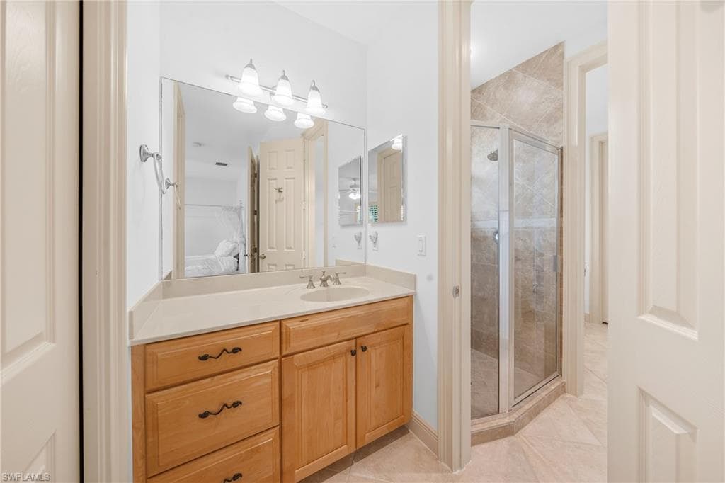 4009 Treadwater Ct, Naples, FL 34109-36