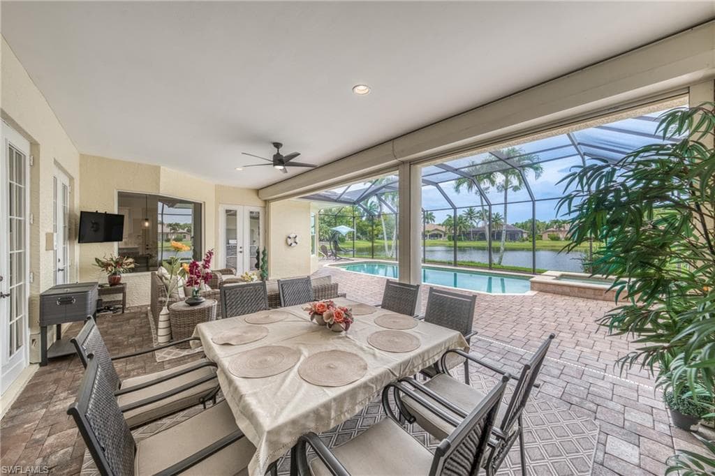 4009 Treadwater Ct, Naples, FL 34109-40