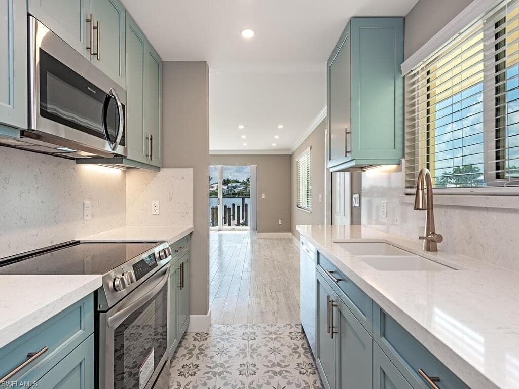 2500 Gulf Shore Blvd N S9, Naples, FL 34103-5