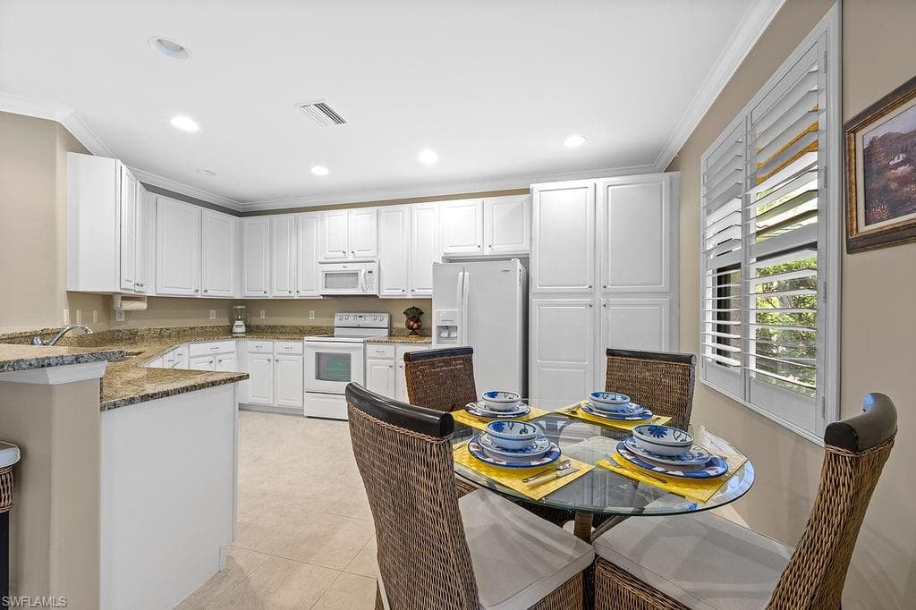 1248 Manado Dr, Naples, FL 34113-6