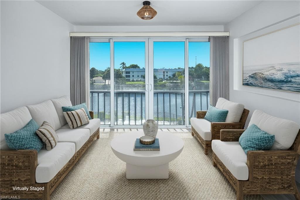 3100 Binnacle Dr 305, Naples, FL 34103-1