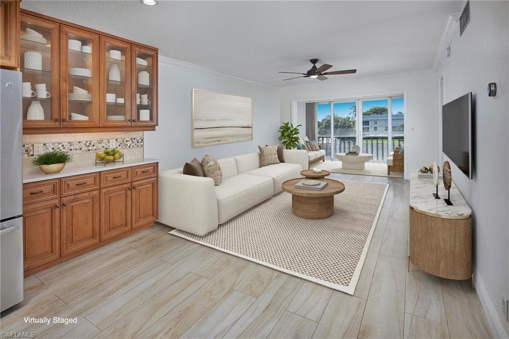 3100 Binnacle Dr 305, Naples, FL 34103-4