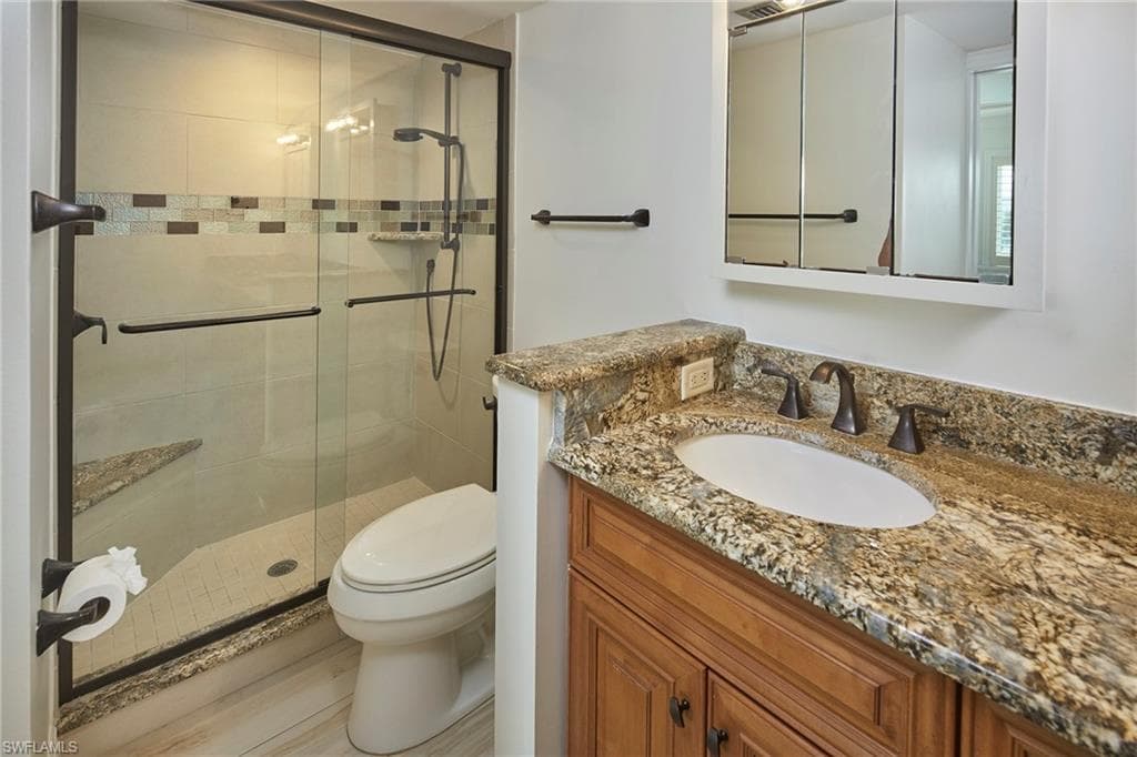 3100 Binnacle Dr 305, Naples, FL 34103-7