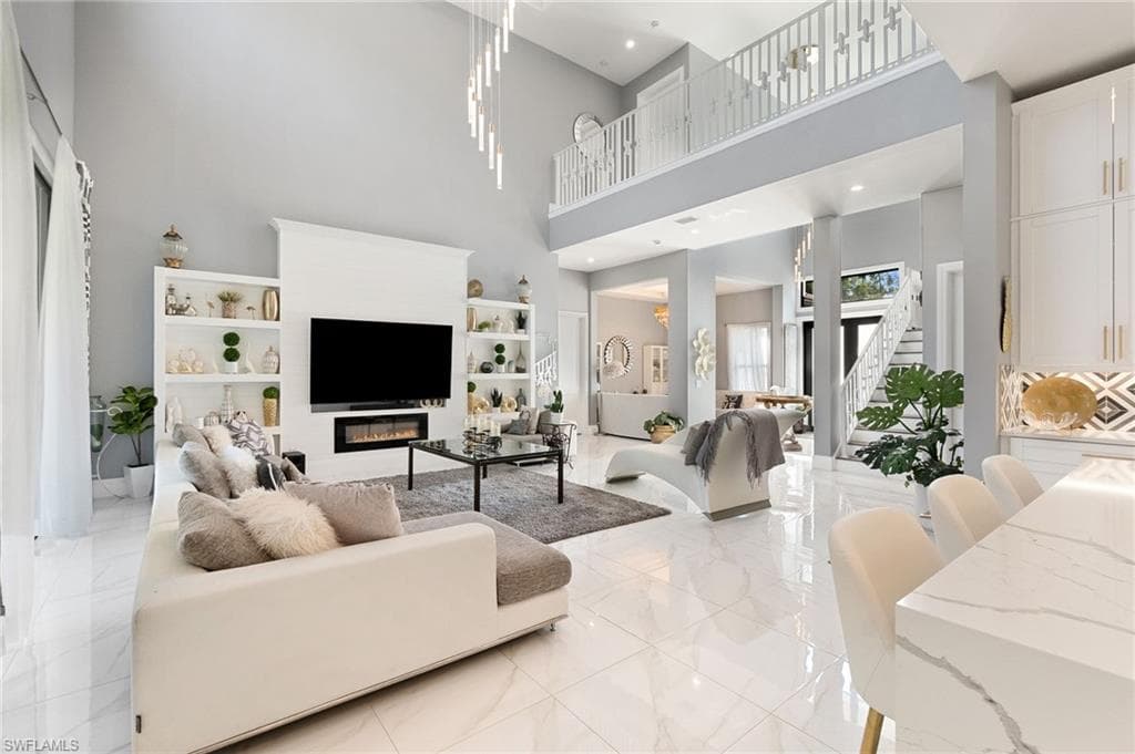 2227 21st St SW, Naples, FL 34117-9