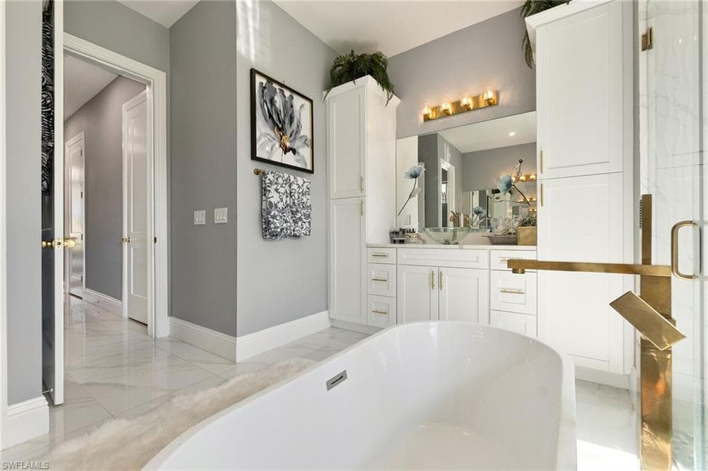 2227 21st St SW, Naples, FL 34117-28