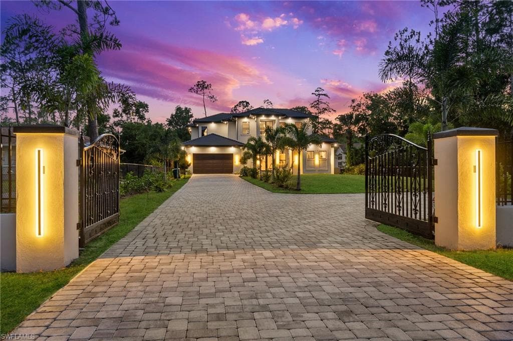 2227 21st St SW, Naples, FL 34117-3