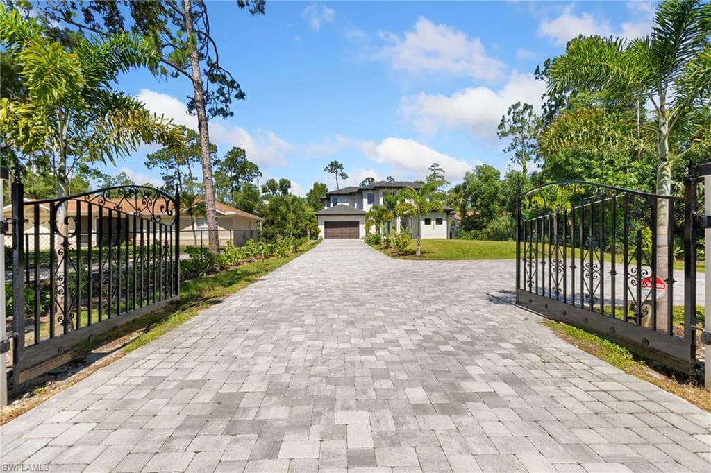 2227 21st St SW, Naples, FL 34117-5