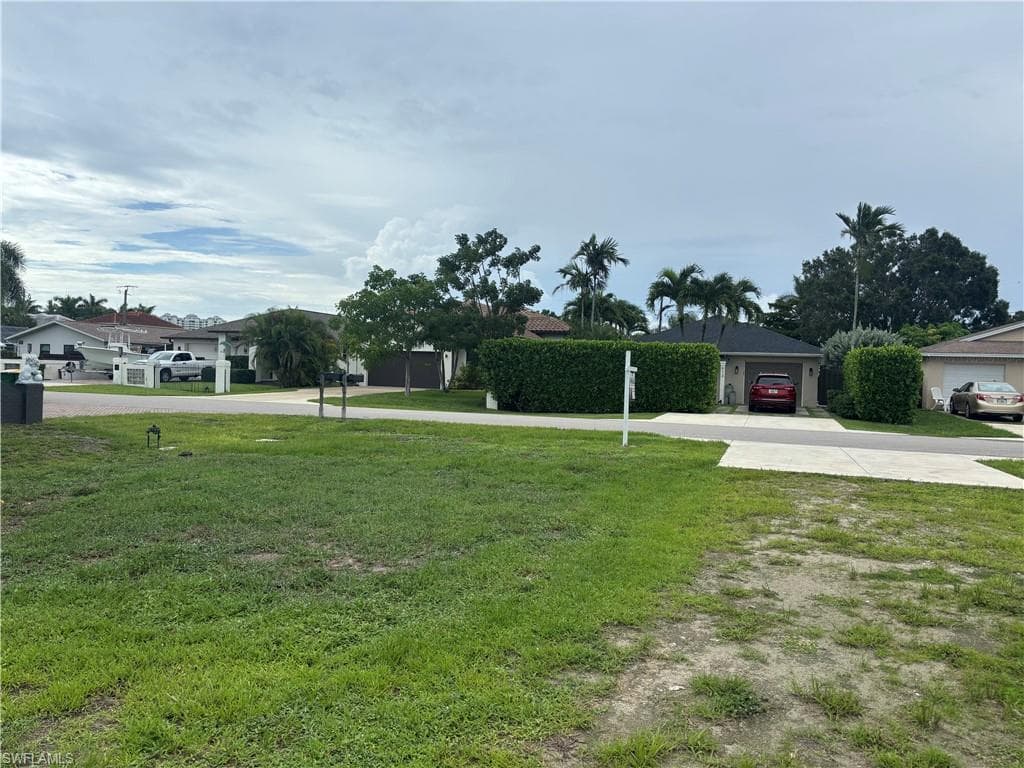 614 109th Ave N, Naples, FL 34108-4