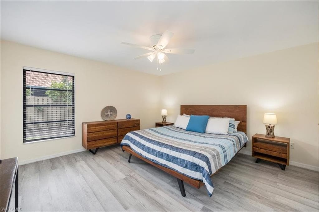 833 Reef Point Cir, Naples, FL 34108-13