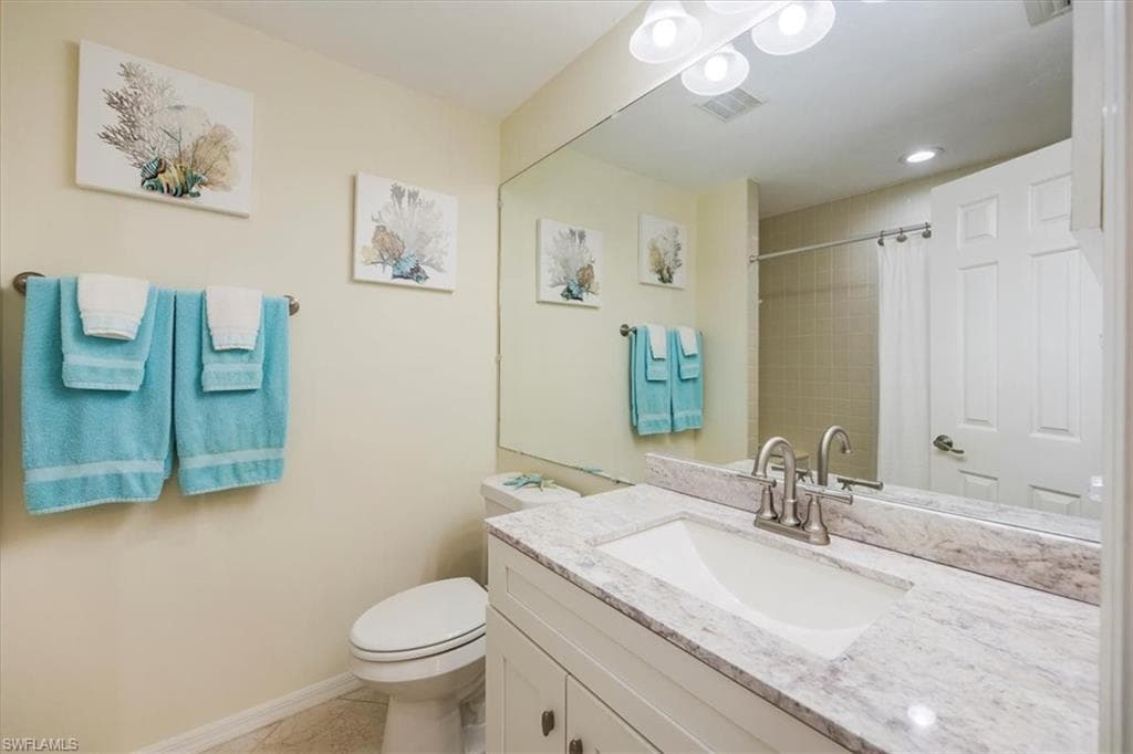 833 Reef Point Cir, Naples, FL 34108-16