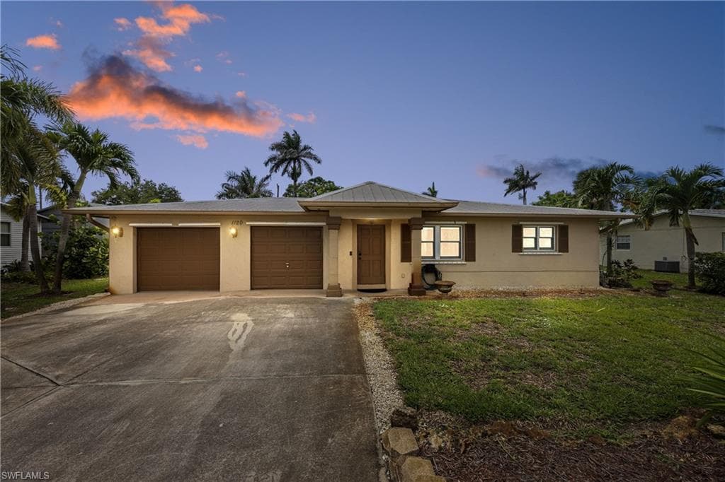 1120 Ridge St, Naples, FL 34103-1