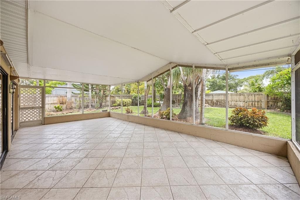 1120 Ridge St, Naples, FL 34103-36