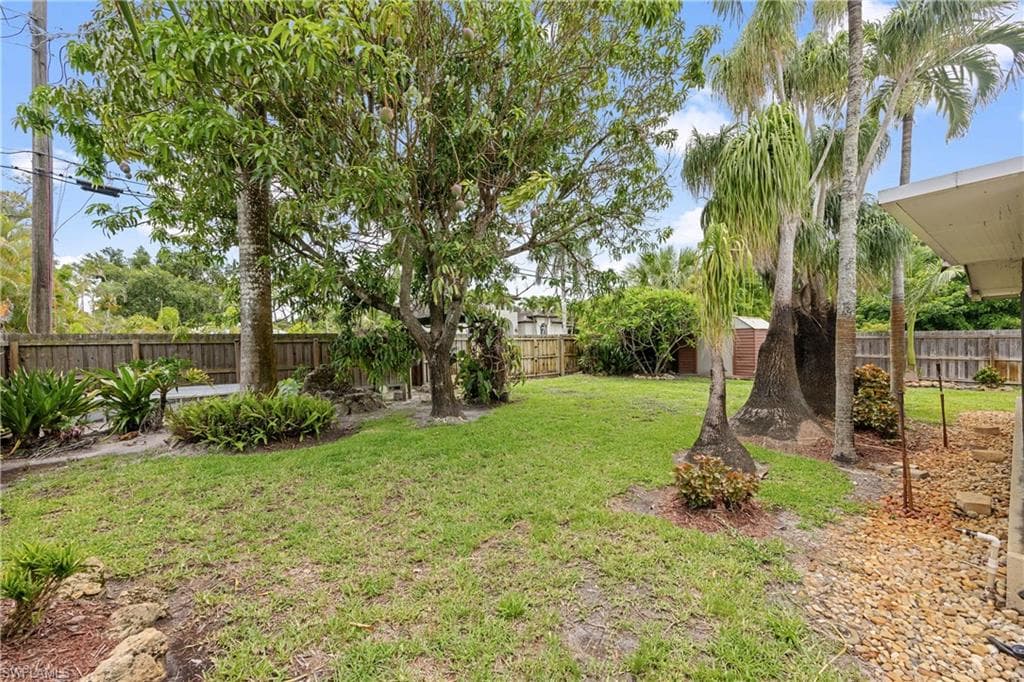 1120 Ridge St, Naples, FL 34103-38