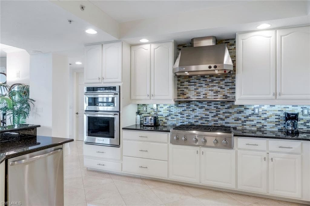285 Grande Way 503, Naples, FL 34110-13