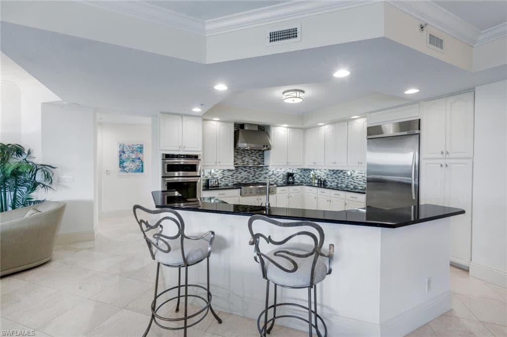 285 Grande Way 503, Naples, FL 34110-14