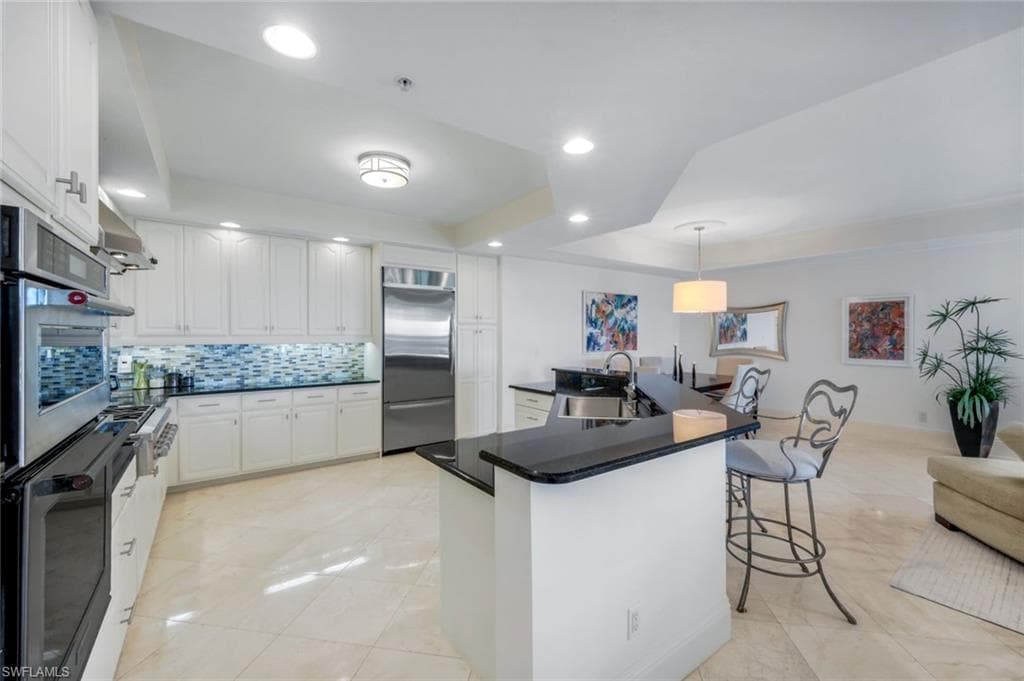 285 Grande Way 503, Naples, FL 34110-15