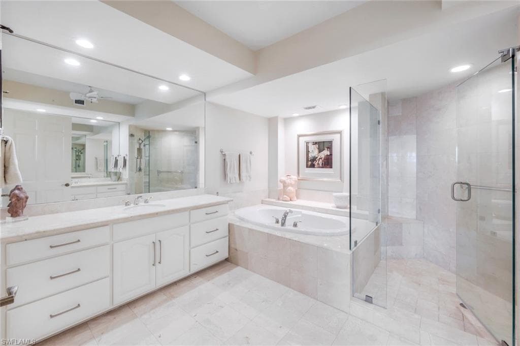 285 Grande Way 503, Naples, FL 34110-24