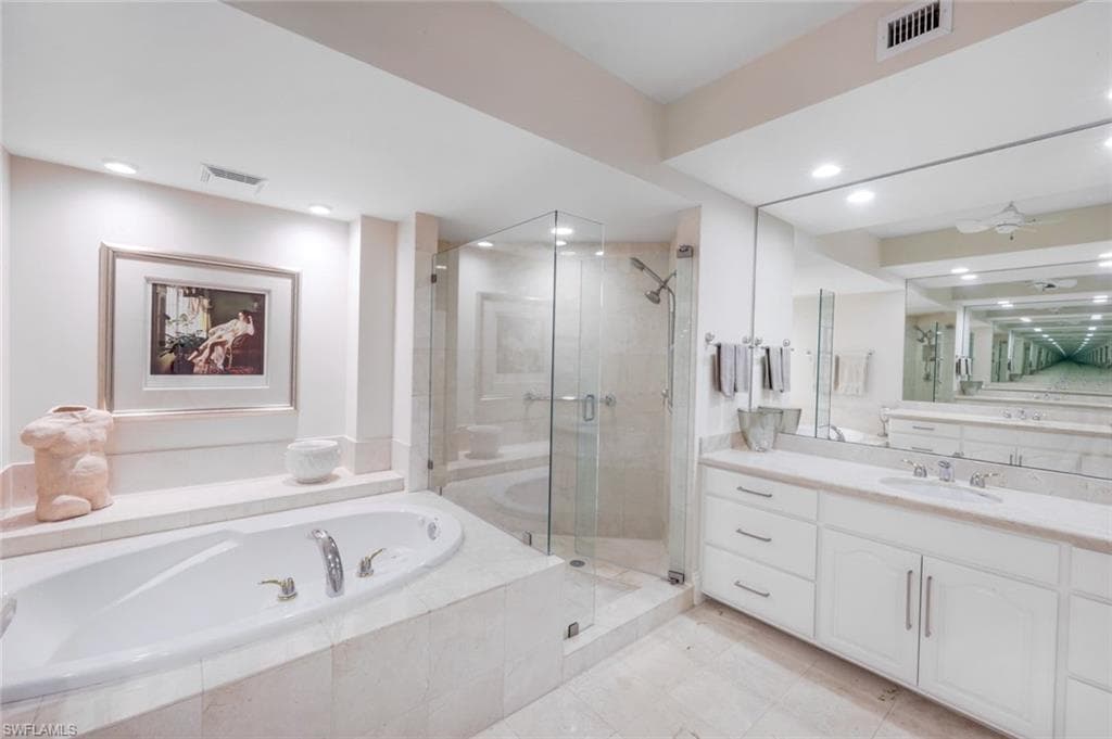 285 Grande Way 503, Naples, FL 34110-25