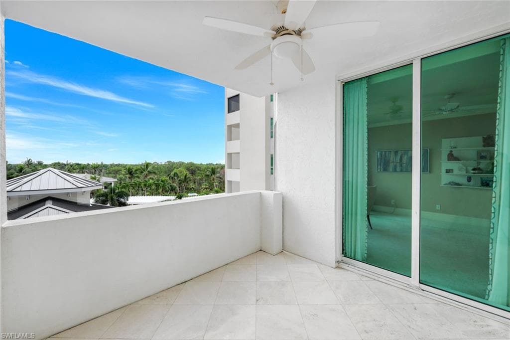 285 Grande Way 503, Naples, FL 34110-29