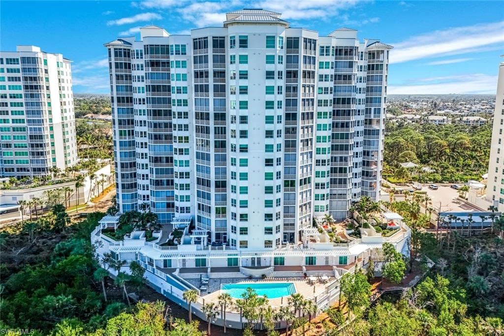 285 Grande Way 503, Naples, FL 34110-36