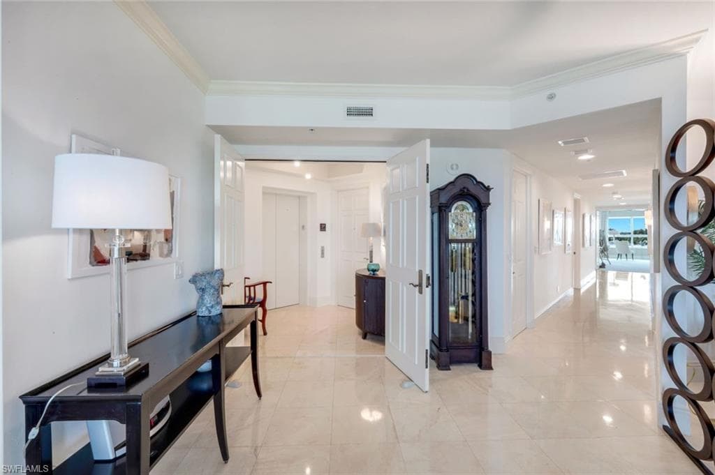 285 Grande Way 503, Naples, FL 34110-6