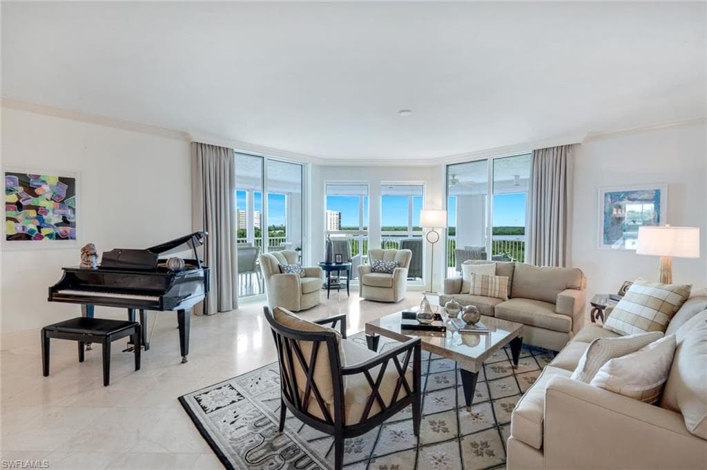 285 Grande Way 503, Naples, FL 34110-8
