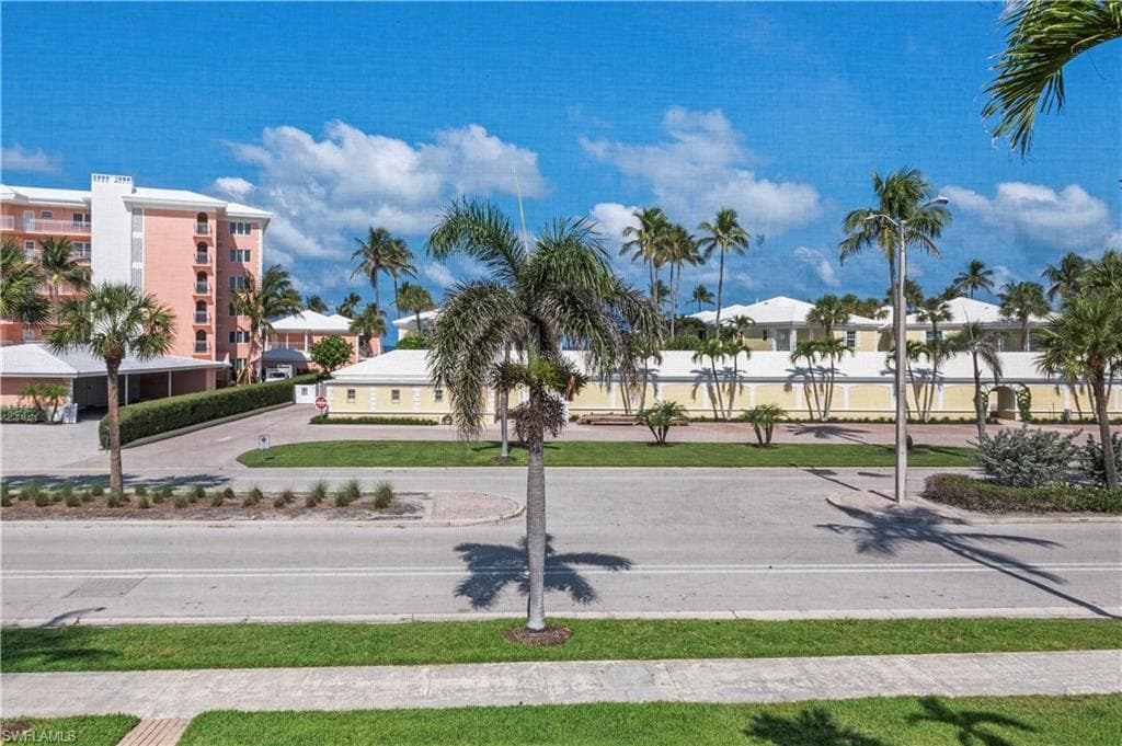 2500 Gulf Shore Blvd N N4, Naples, FL 34103-11