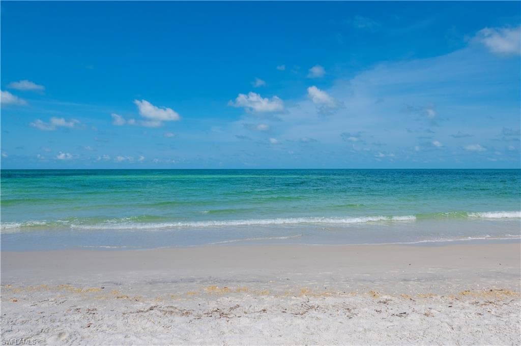 2500 Gulf Shore Blvd N N4, Naples, FL 34103-22