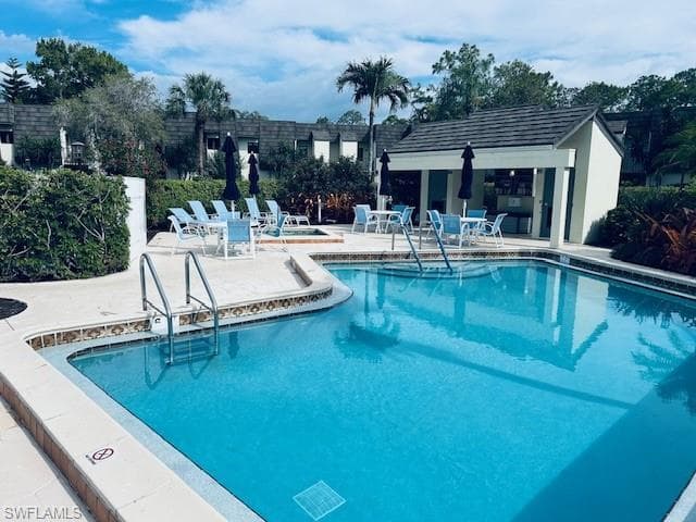 1617 Spoonbill Ln 1617c, Naples, FL 34105-5