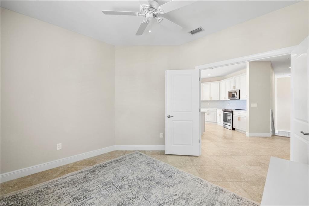 15140 Palmer Lake Cir 201, Naples, FL 34109-16